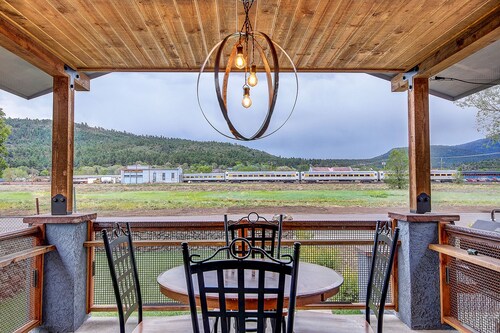 Grand Canyon Train House -A Unique Stay!
