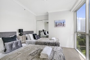 2 bedrooms, iron/ironing board, internet, bed sheets