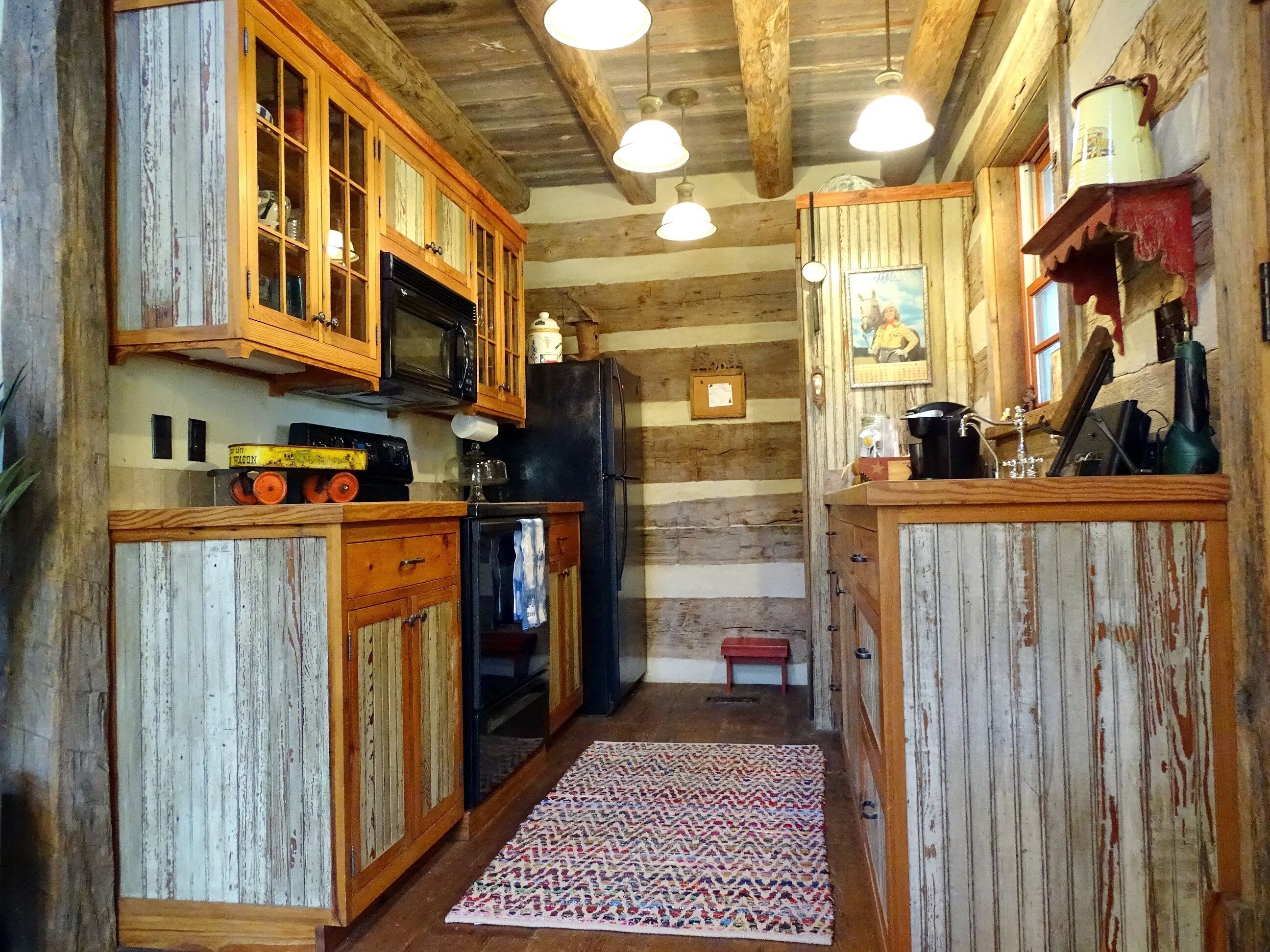 Authentic Log Cabin with Private Hot Tub!!!!