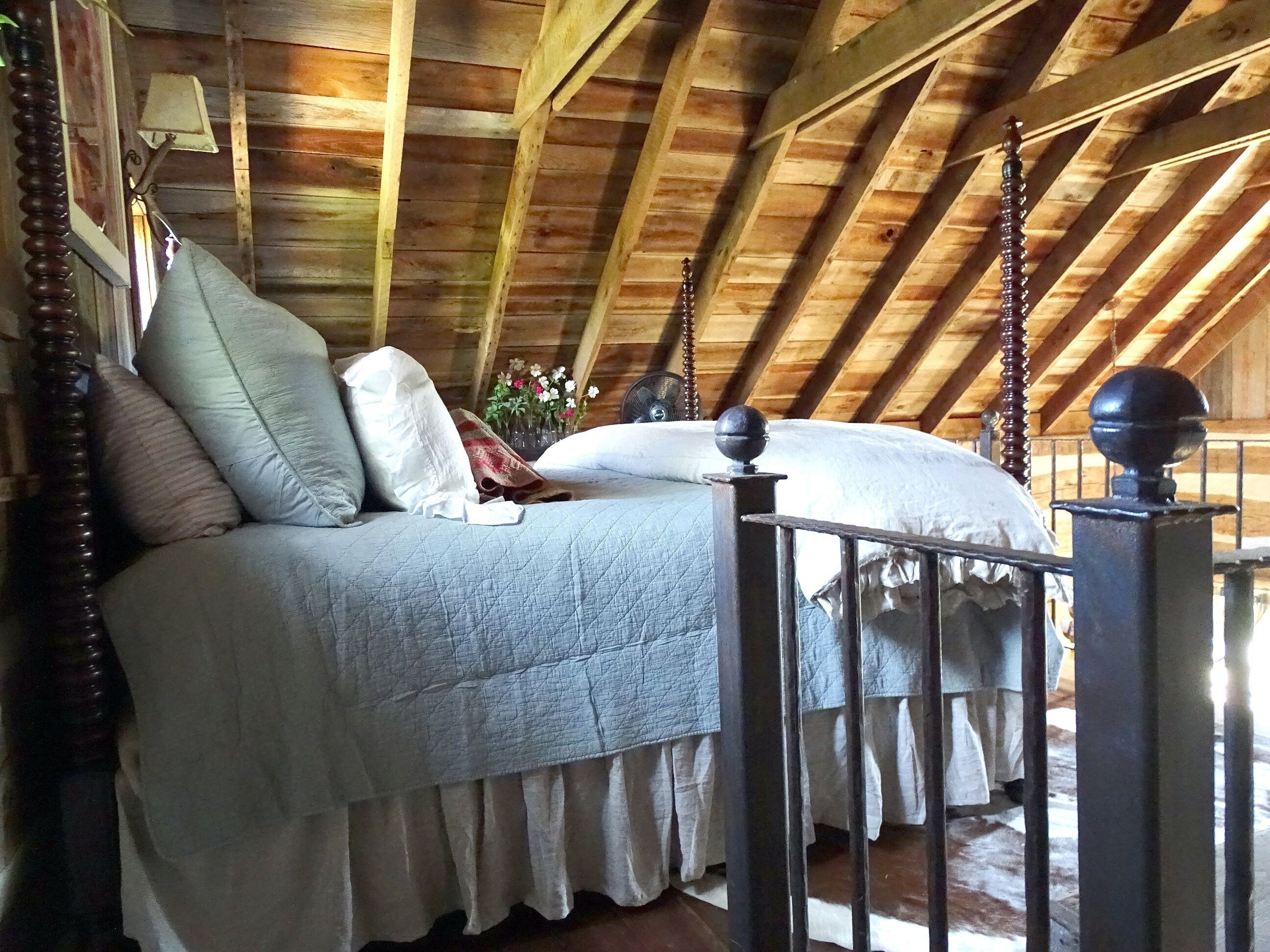 Authentic Log Cabin with Private Hot Tub!!!!