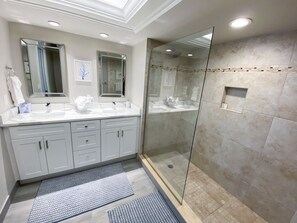 Combined shower/bathtub, hair dryer, towels - Sanibel Harbour Resort Bay View Tower 534:  Beautifully appointed, newly renovated condo (Fort Myers)