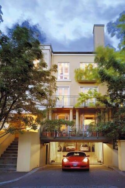 Park Lane Apartment East Melbourne