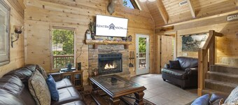 Authentic Log Cabin-HotTub, Loft, Near Big Cedar, Pet Friendly, Free Daily Attraction Tickets!