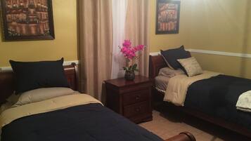 4 Schlafzimmer, Bügeleisen/Bügelbrett, WLAN, Bettwäsche