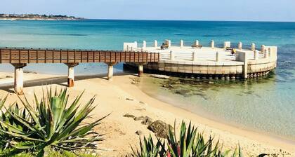 Maison de jasmin Ă 200 mĂštres de la plage de sable &