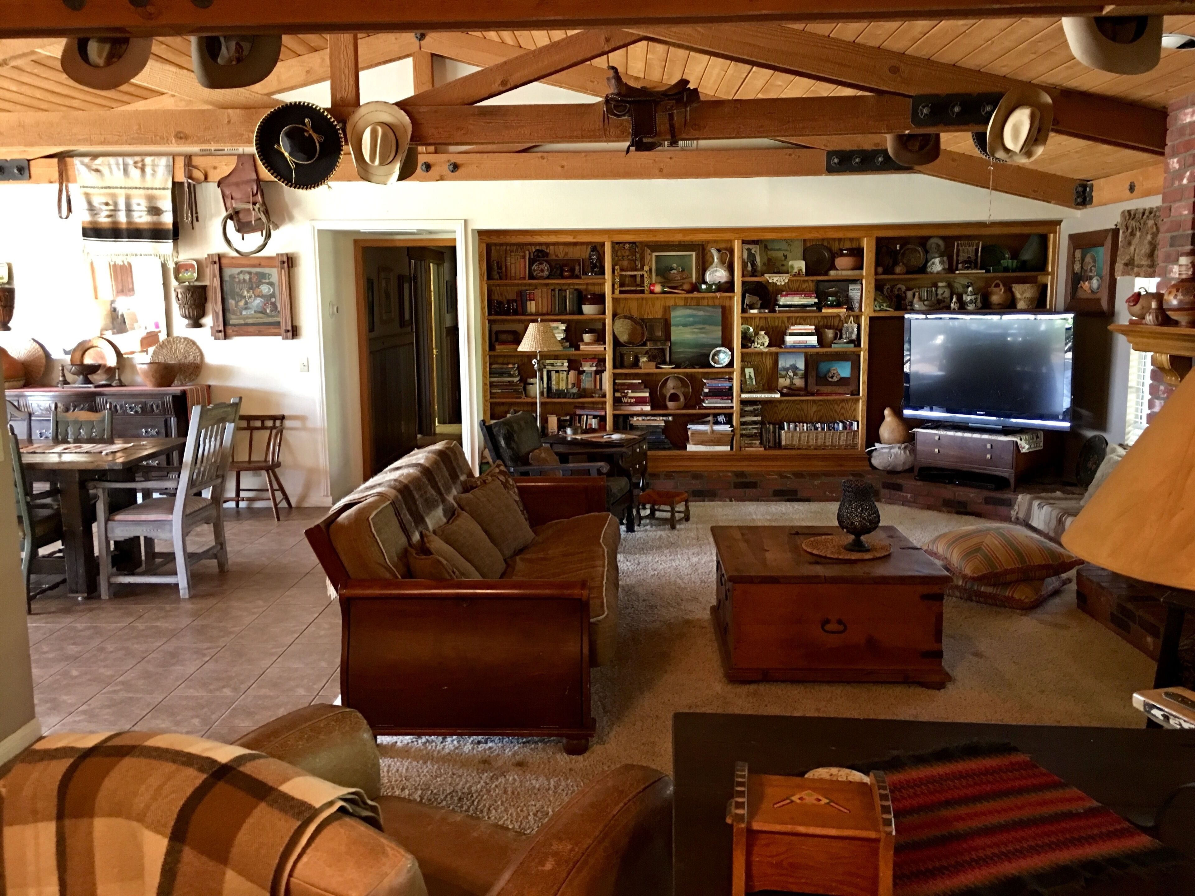 Enjoy the RANCHO Villa Heart of Temecula Wine Country Golf Casinos Views RVC-023