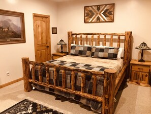 3 chambres, fer et planche à repasser, lit de bébé portatif