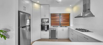 Casuarina Cove 13 Hamilton Island by HamoRent