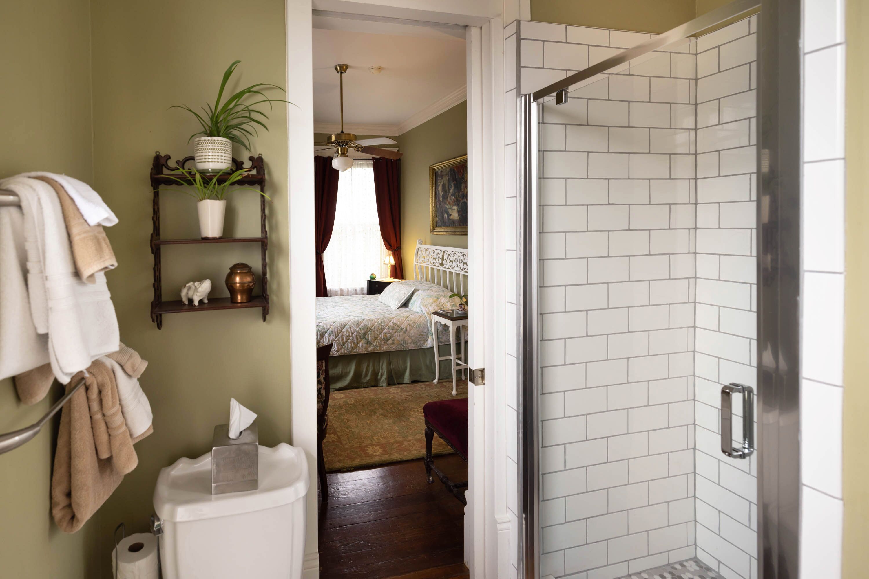 Walk to the Downtown Harbor District and scenic watefront