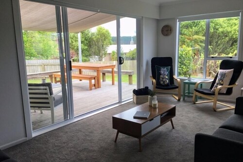 Your private slice of lake life! Pet friendly!