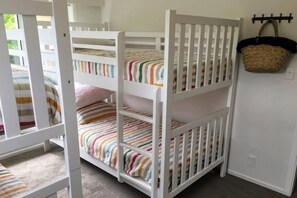 2 makuuhuonetta, silitysrauta/-lauta, ilmainen Wi-Fi