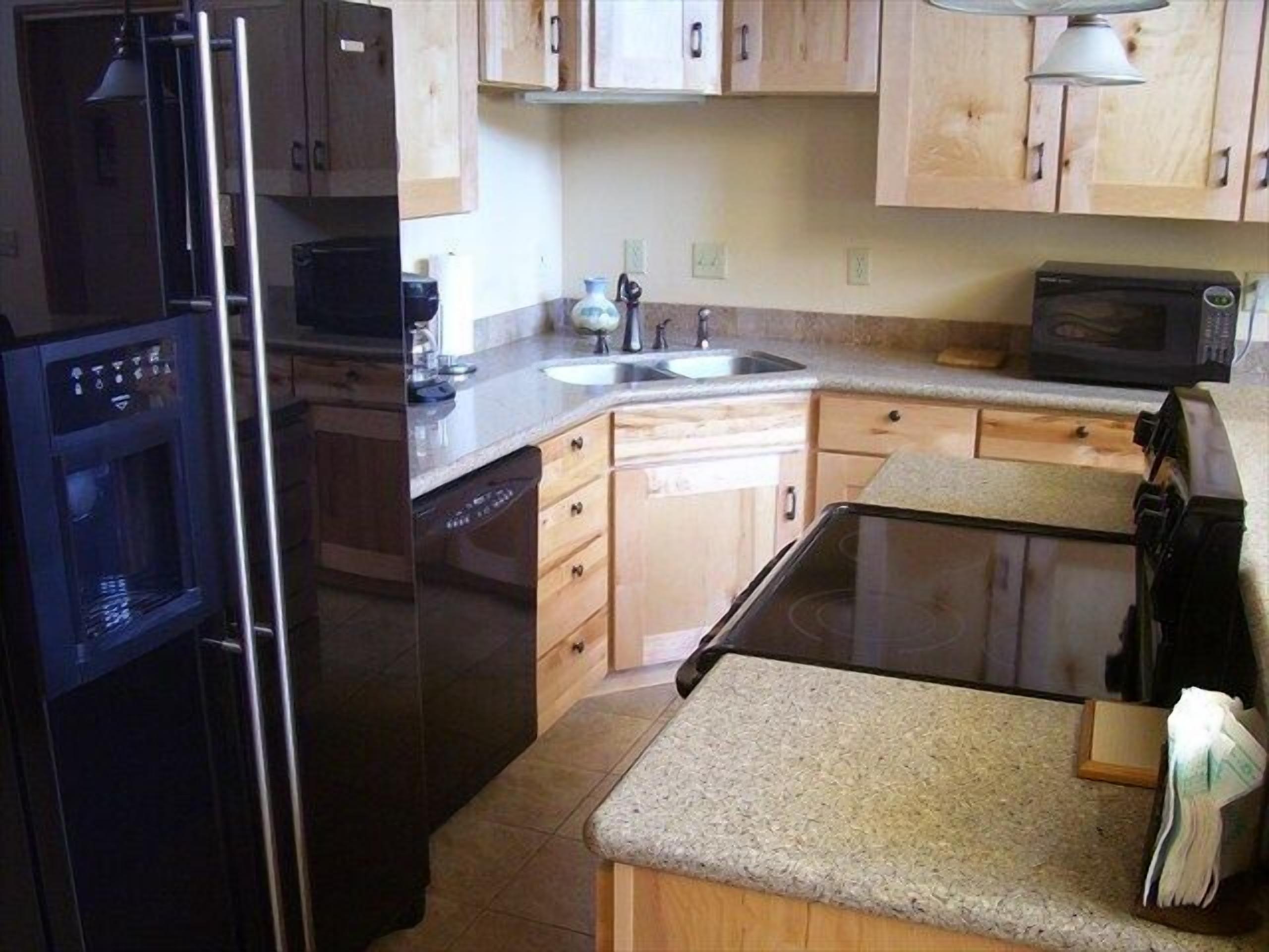 Almost Heaven - Beautiful Log Home at the Lake with Optional Additional Bunkhouse