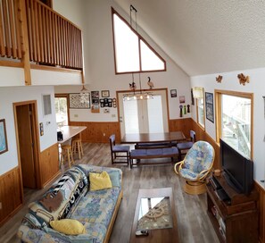 TV, books, video library, stereo - 3 bedroom Sound Front 2Q& ,2 T, with Amazing Views, Windsurfing , Dock, 2 Decks, (Frisco)