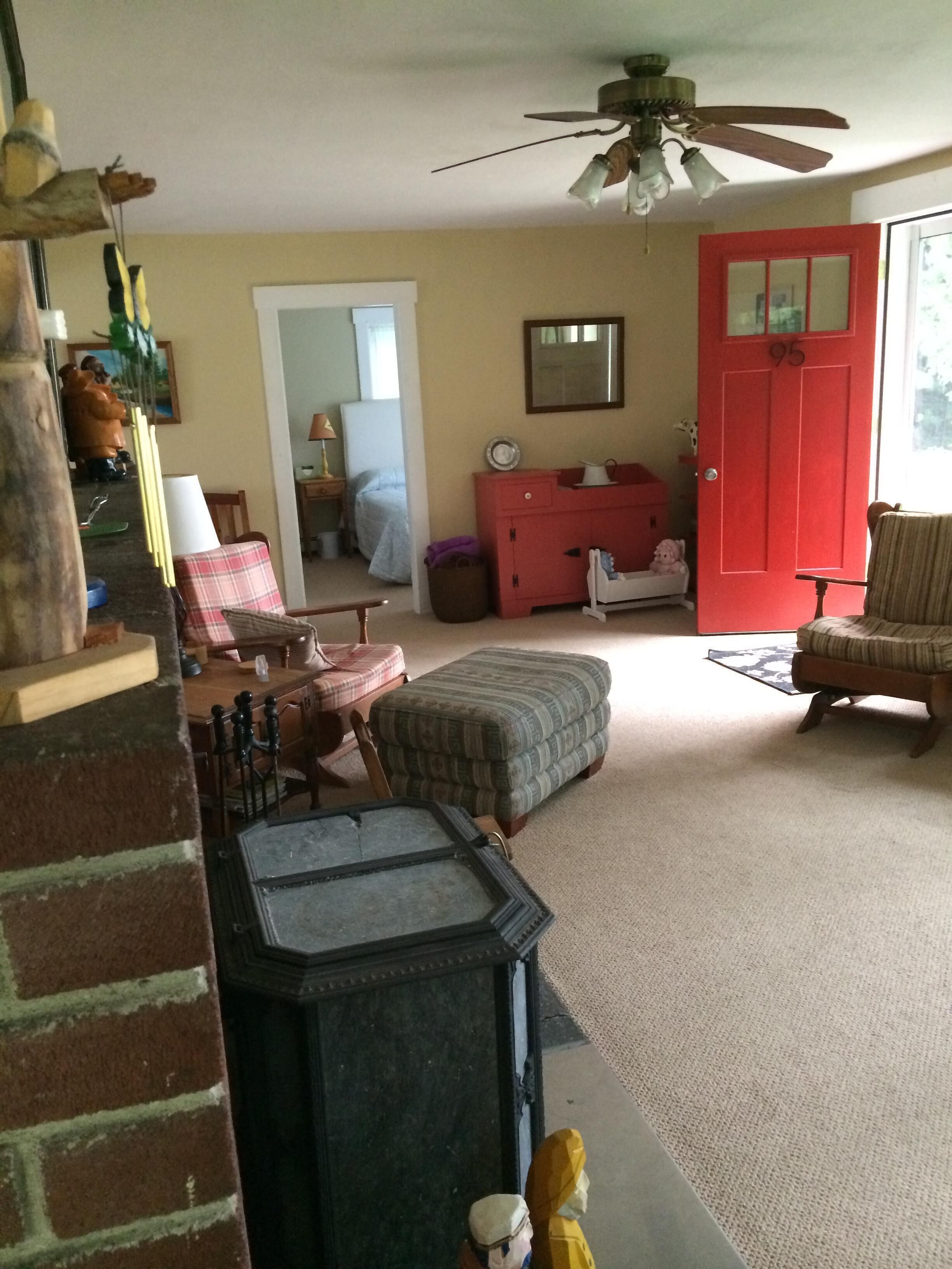 Lakefront Family Friendly Home with Beautiful Views of the Green Mountains