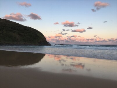 Red Cedar HideAway - Enjoy the beach and the tranquility of nature at its best !