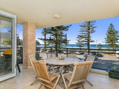 Beachfront on Golden Mile FREE Wi-Fi and Netflix