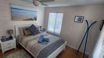 2 bedrooms, iron/ironing board, WiFi, bed sheets