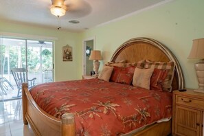 3 bedrooms, desk, iron/ironing board, travel crib