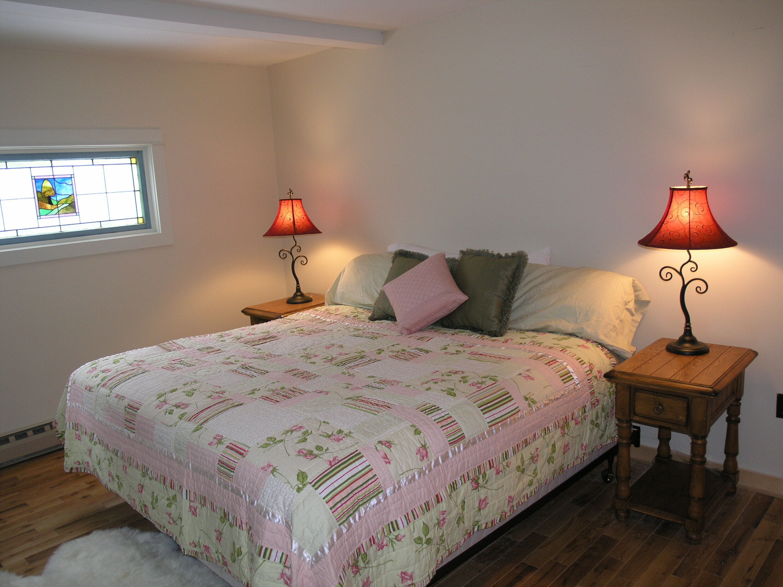 Secluded Waterfront Cottage Walking Distance To Downtown Lake Placid -