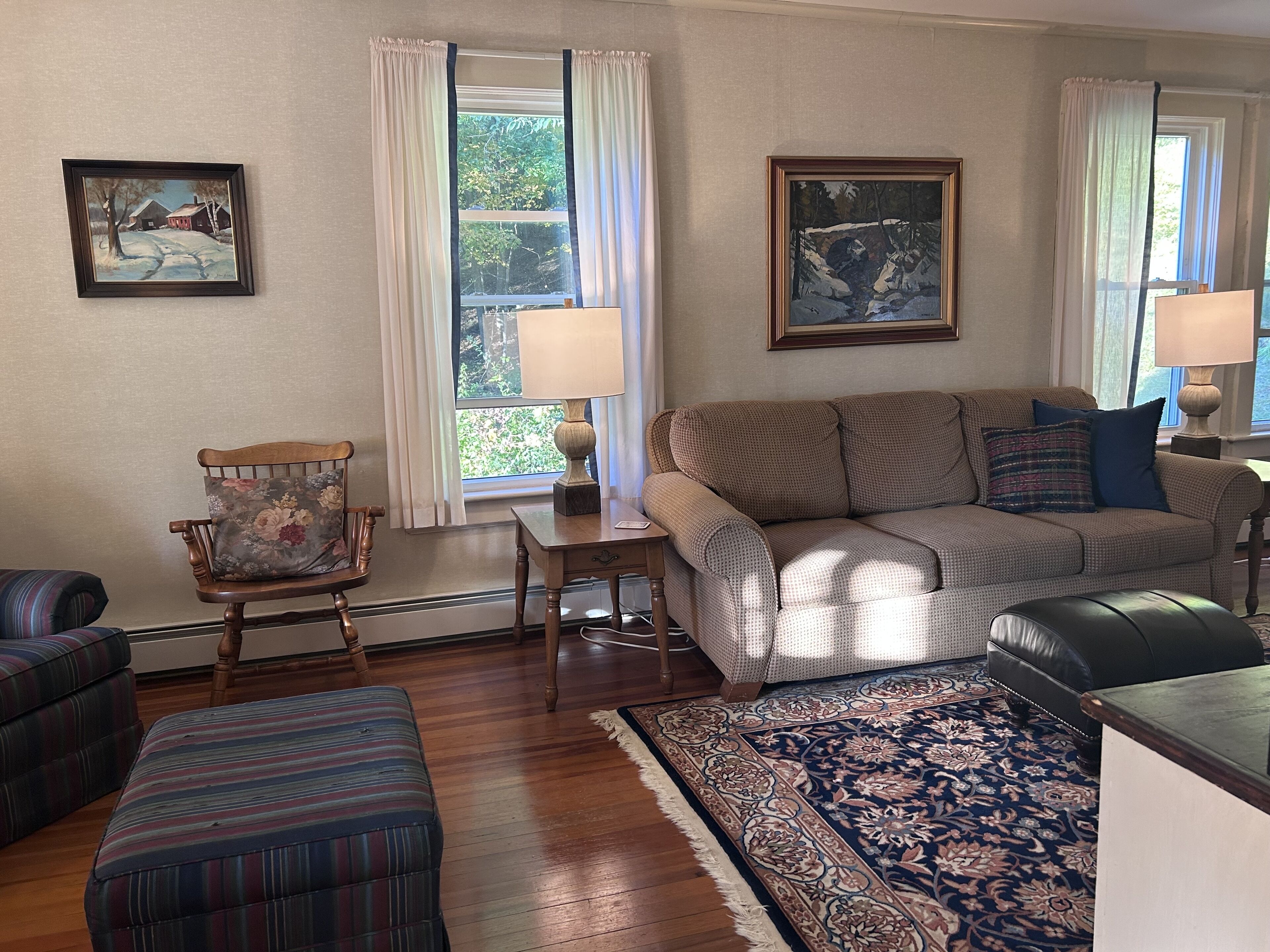 Location Location! Comfort and Privacy So Close to Downtown 