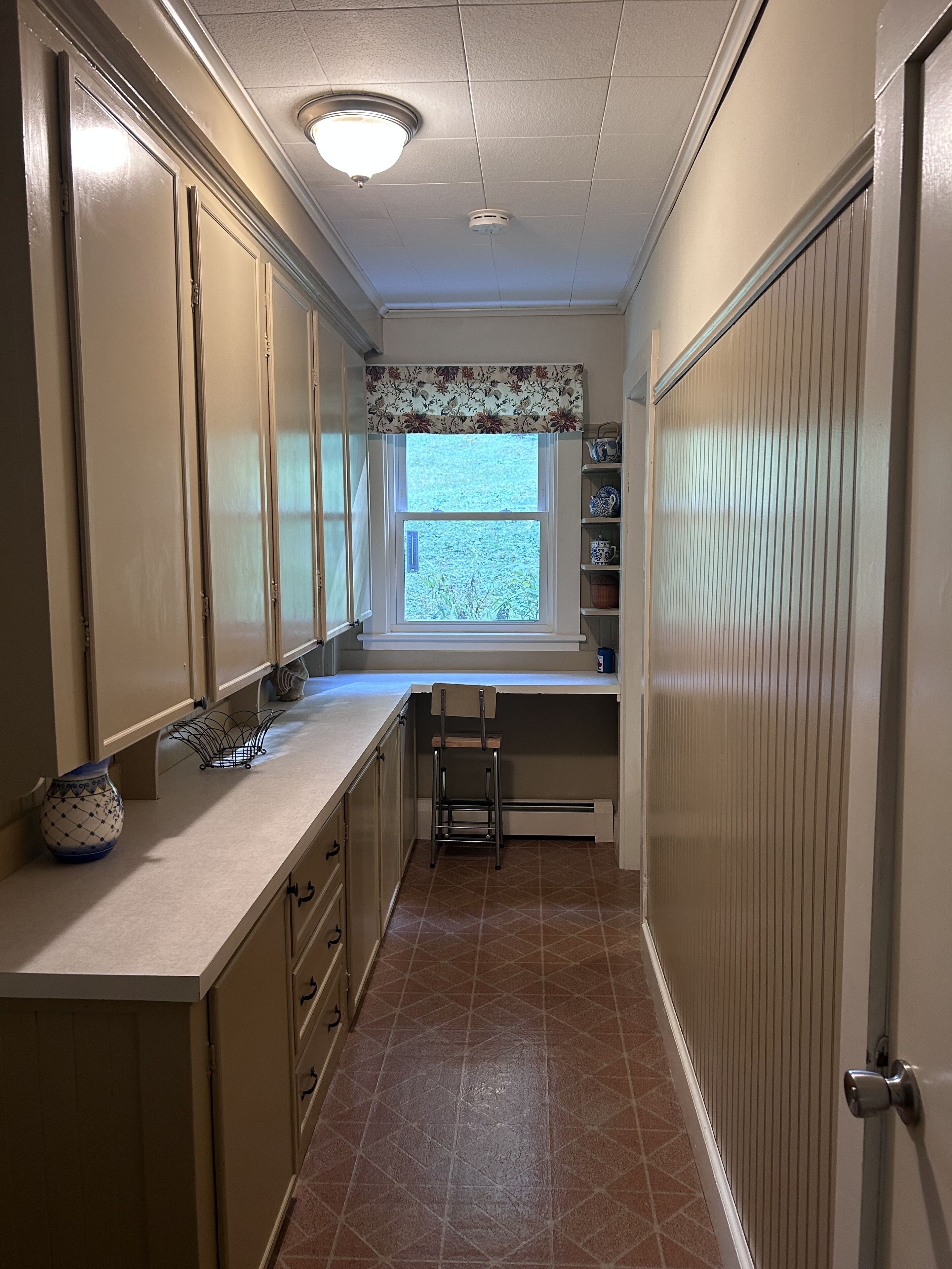 Location Location! Comfort and Privacy So Close to Downtown 