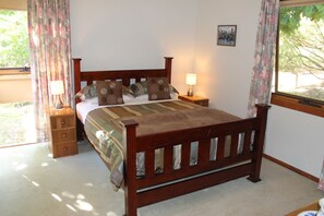 2 Schlafzimmer, Bügeleisen/Bügelbrett, Bettwäsche