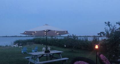 Kaunis Waterfront Home