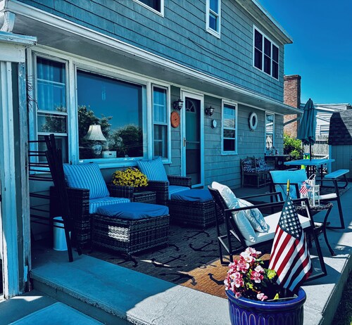  Belle Waterfront Home