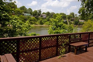 Property grounds - 30 Day Minimum Stay Fabulous Riverfront Home in Opryland… Pure Magic….Private..  (Nashville)