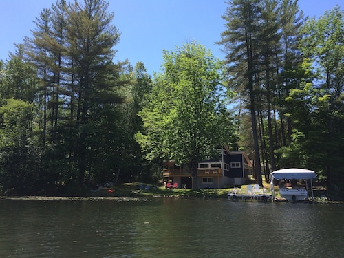 Lake Rescue Vacation Home- Pets Welcome-Okemo and Killington close!!!