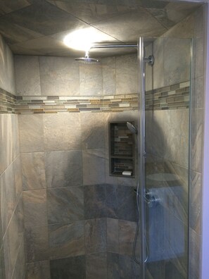 Shower, hair dryer, bidet, towels - Lake Rescue Vacation Home- Pets Welcome-Okemo and Killington close!!! (Ludlow)