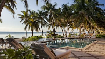 Alberca al aire libre