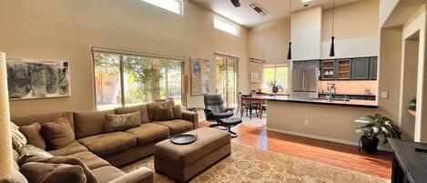 Smart TV, books, stereo