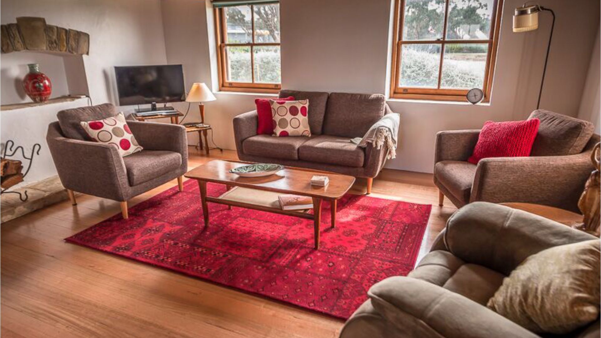 Saltworks Beach House - fun with family & friends — image 8