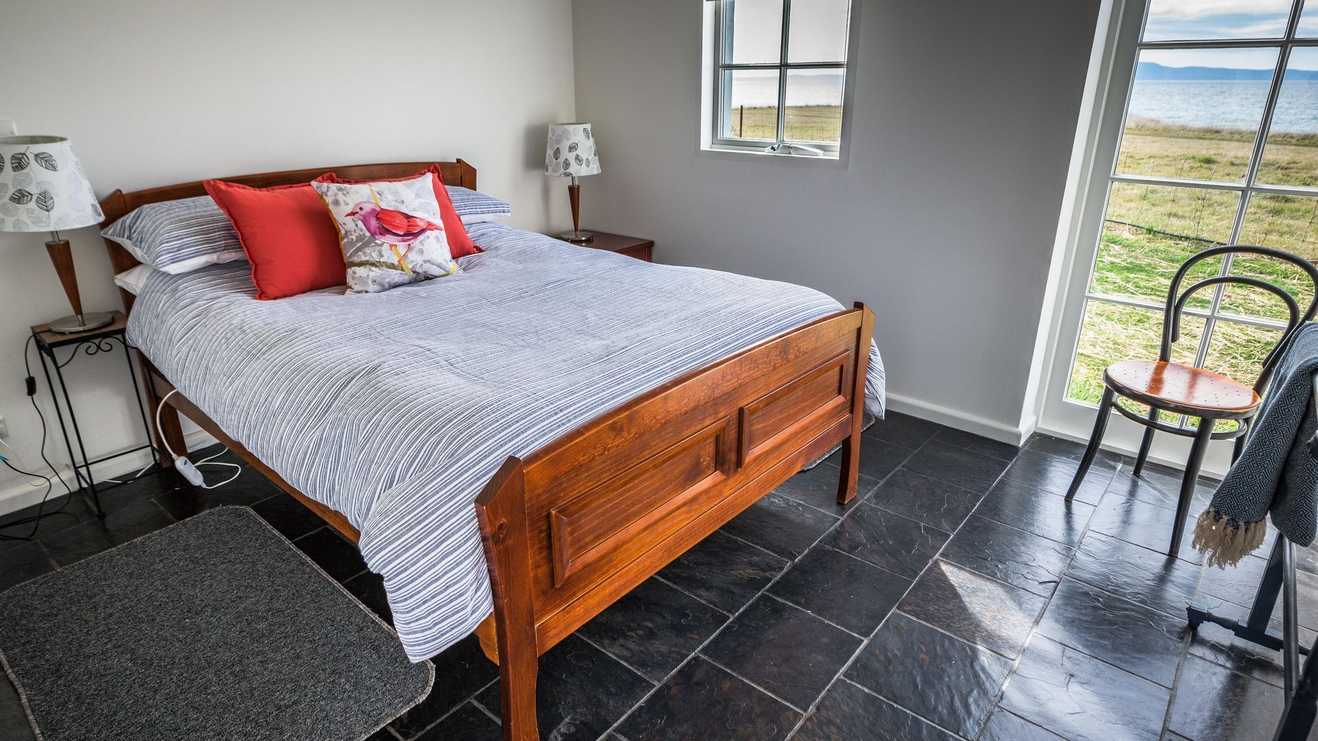 Saltworks Beach House - fun with family & friends — image 13