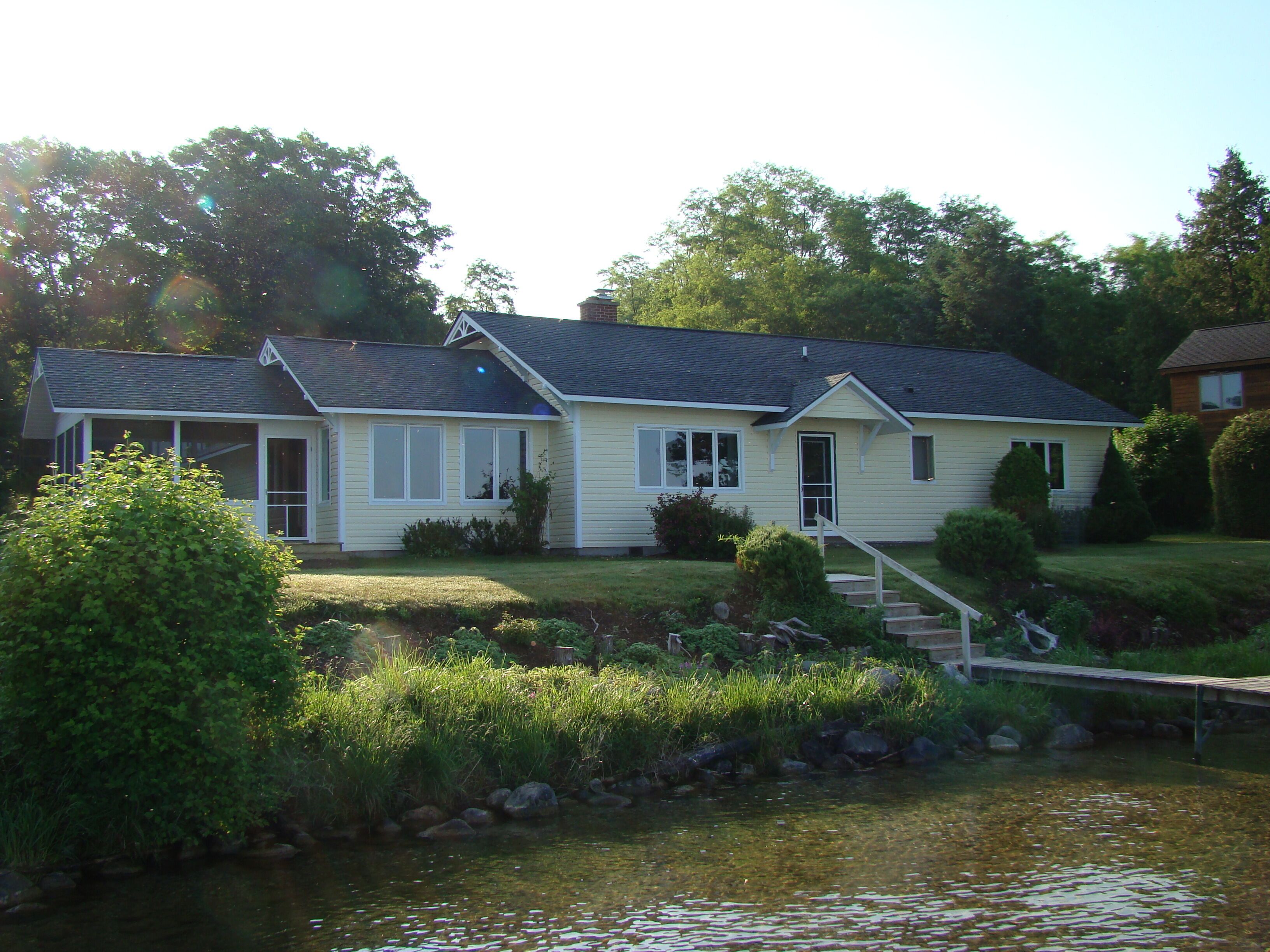 Lovely 3-br home on east side of crystal-clear Torch Lake (4 season rental)