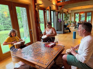 Game room - House Belleayre peaceful spring water swimming pond (Fleischmanns)