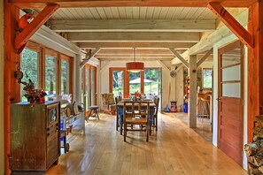 Interior - House Belleayre peaceful spring water swimming pond (Fleischmanns)