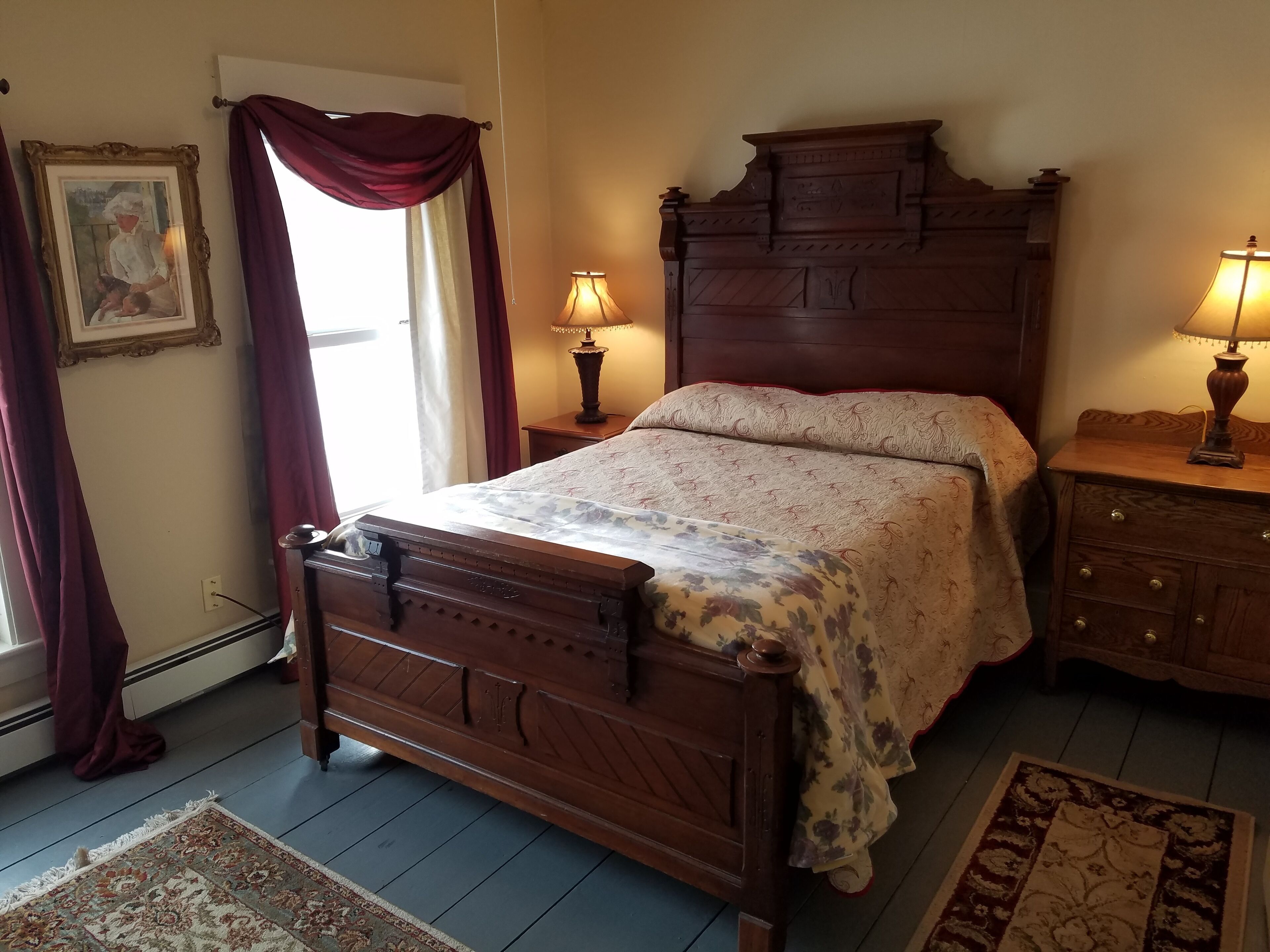 Cozy farmhouse (east side), 2 bedrooms, in the heart of nature's playground