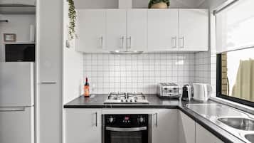 Mikrowelle, Ofen, Herdplatte, Geschirrspüler