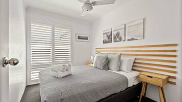 3 bedrooms, iron/ironing board, Internet