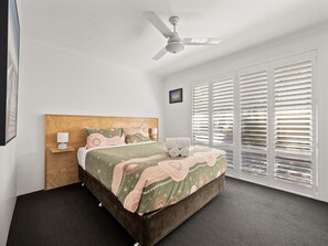 3 habitaciones, tabla de planchar con plancha y internet 