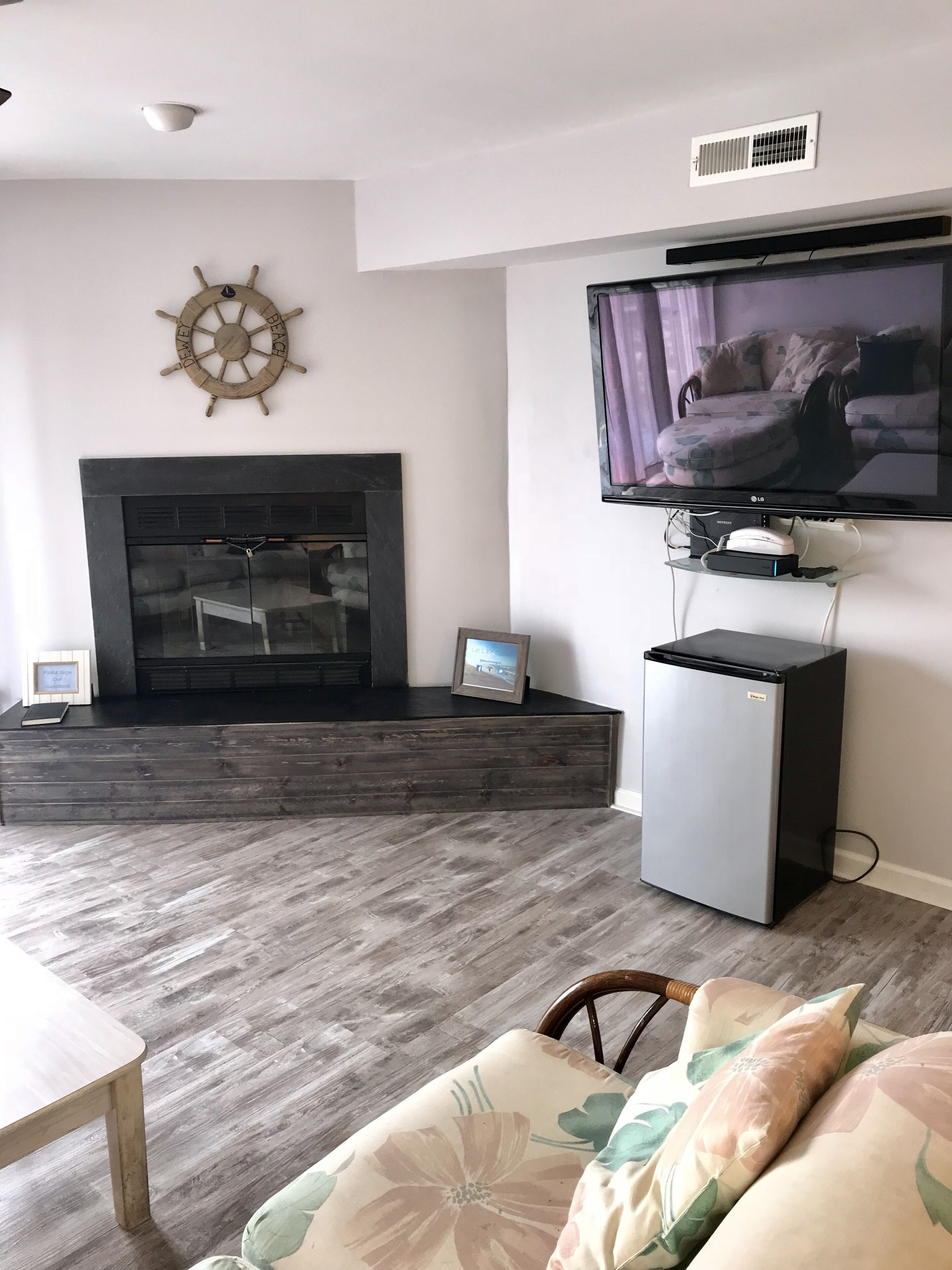 Beach Living ... Ocean View, 4th From The Beach