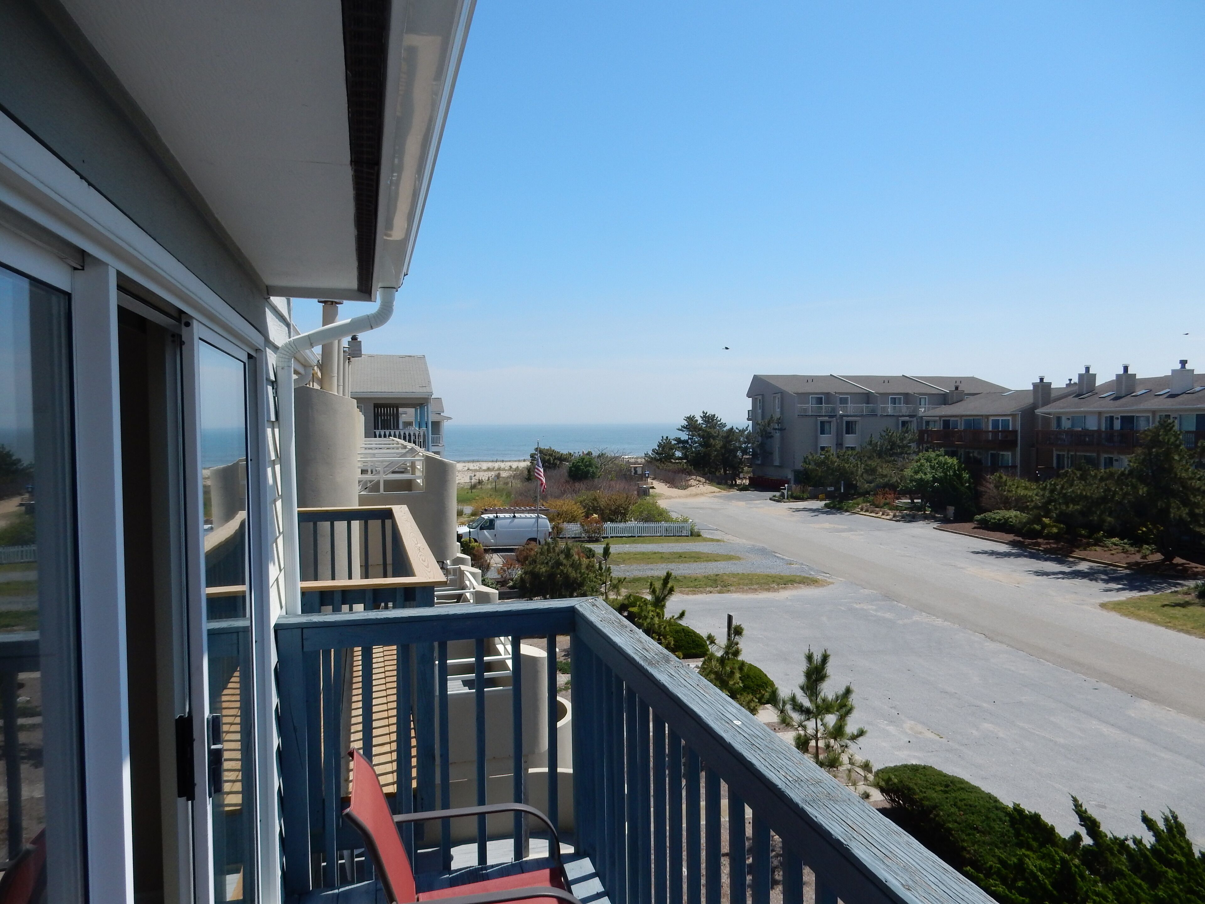 Beach Living ... Ocean View, 4th From The Beach