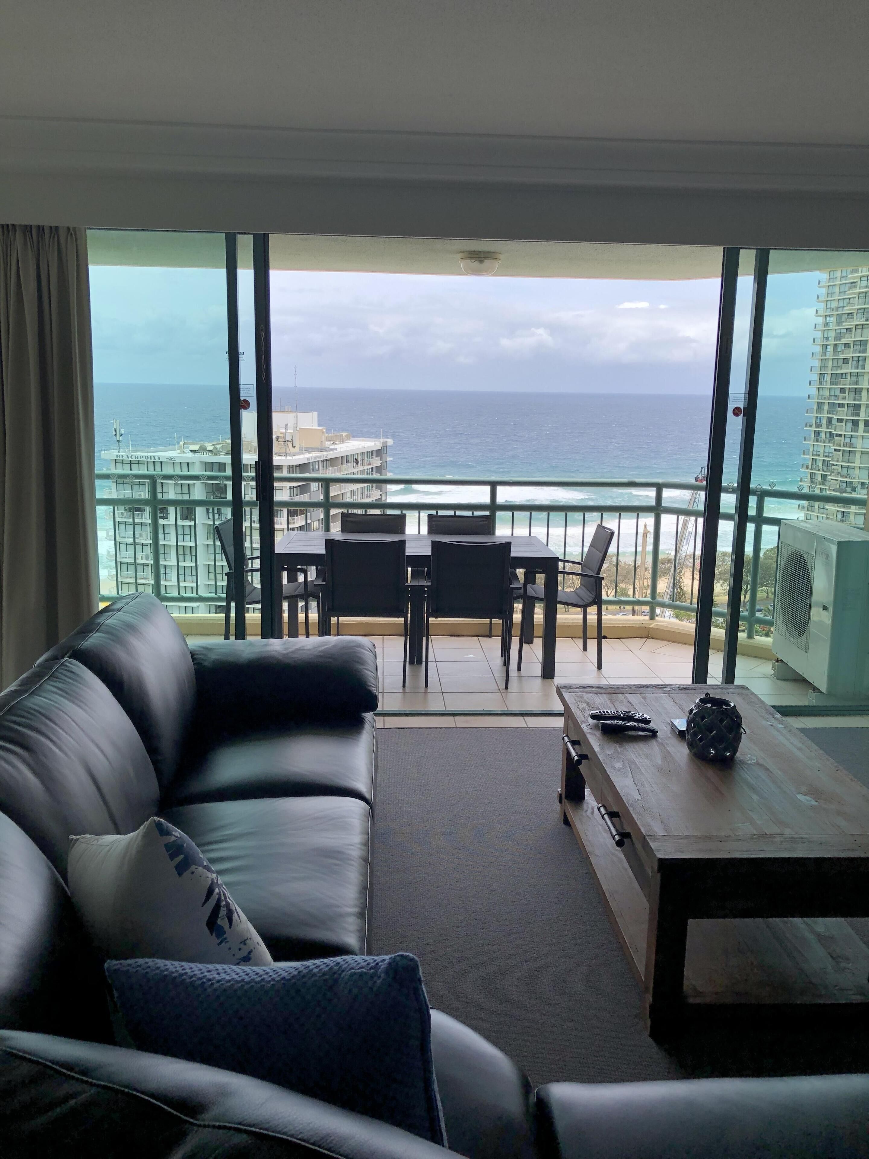 Crown Towers 3 Bdrm Property — image 8