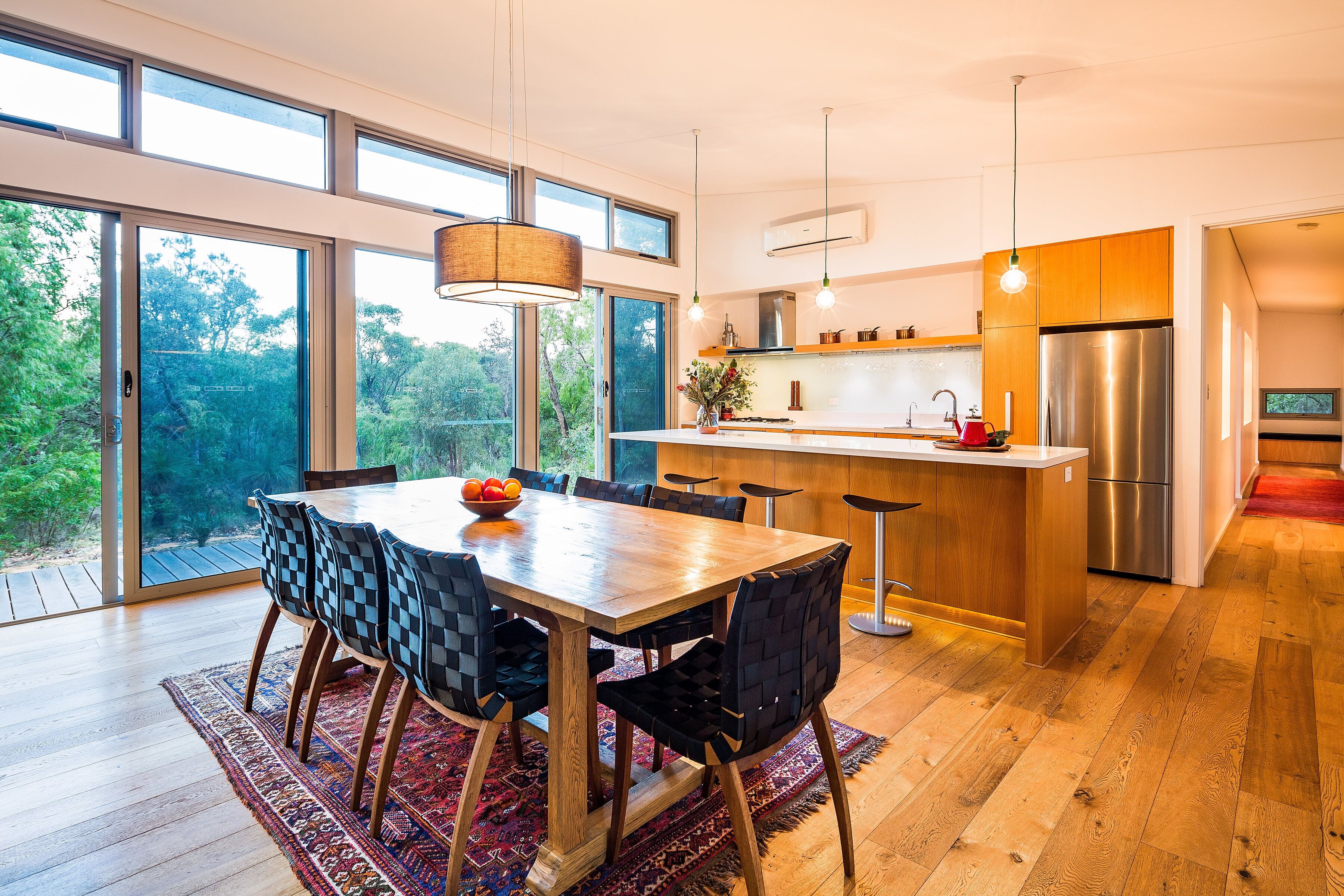 Injidup Sanctuary - luxury home close to the beach  — image 8