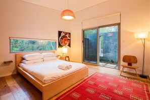 4 habitaciones, tabla de planchar con plancha, cuna de viaje y wifi 