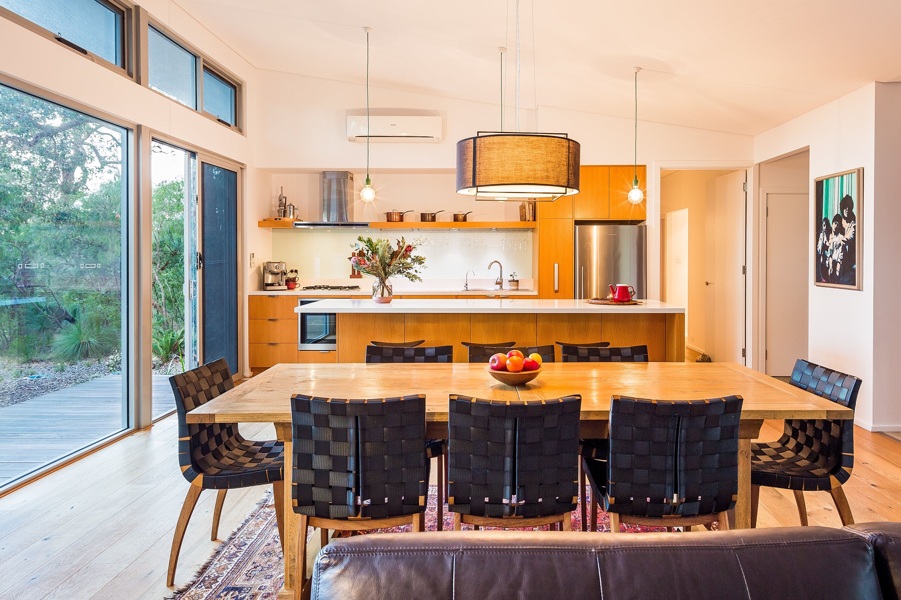 Injidup Sanctuary - luxury home close to the beach  — image 6