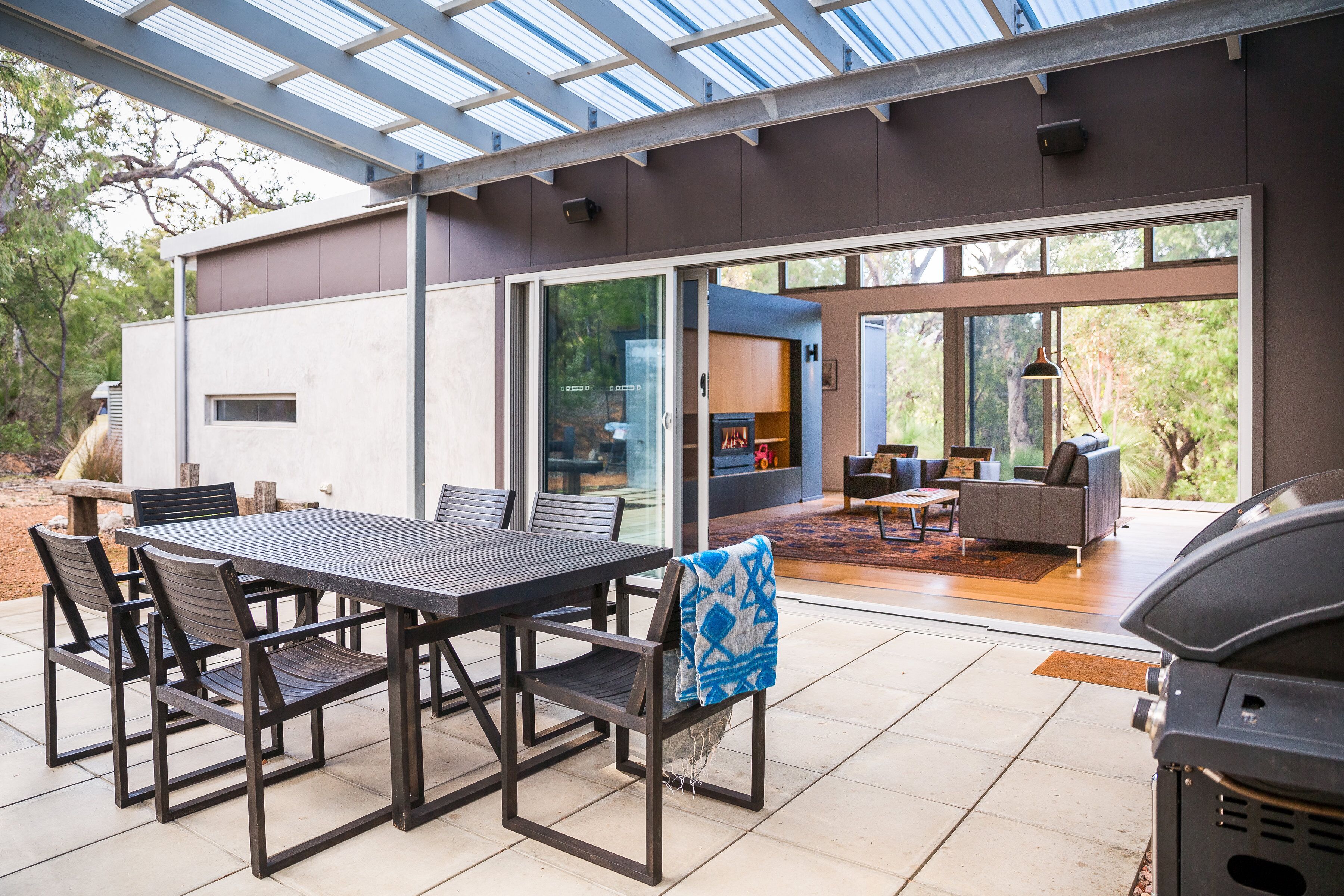 Injidup Sanctuary - luxury home close to the beach  — image 25