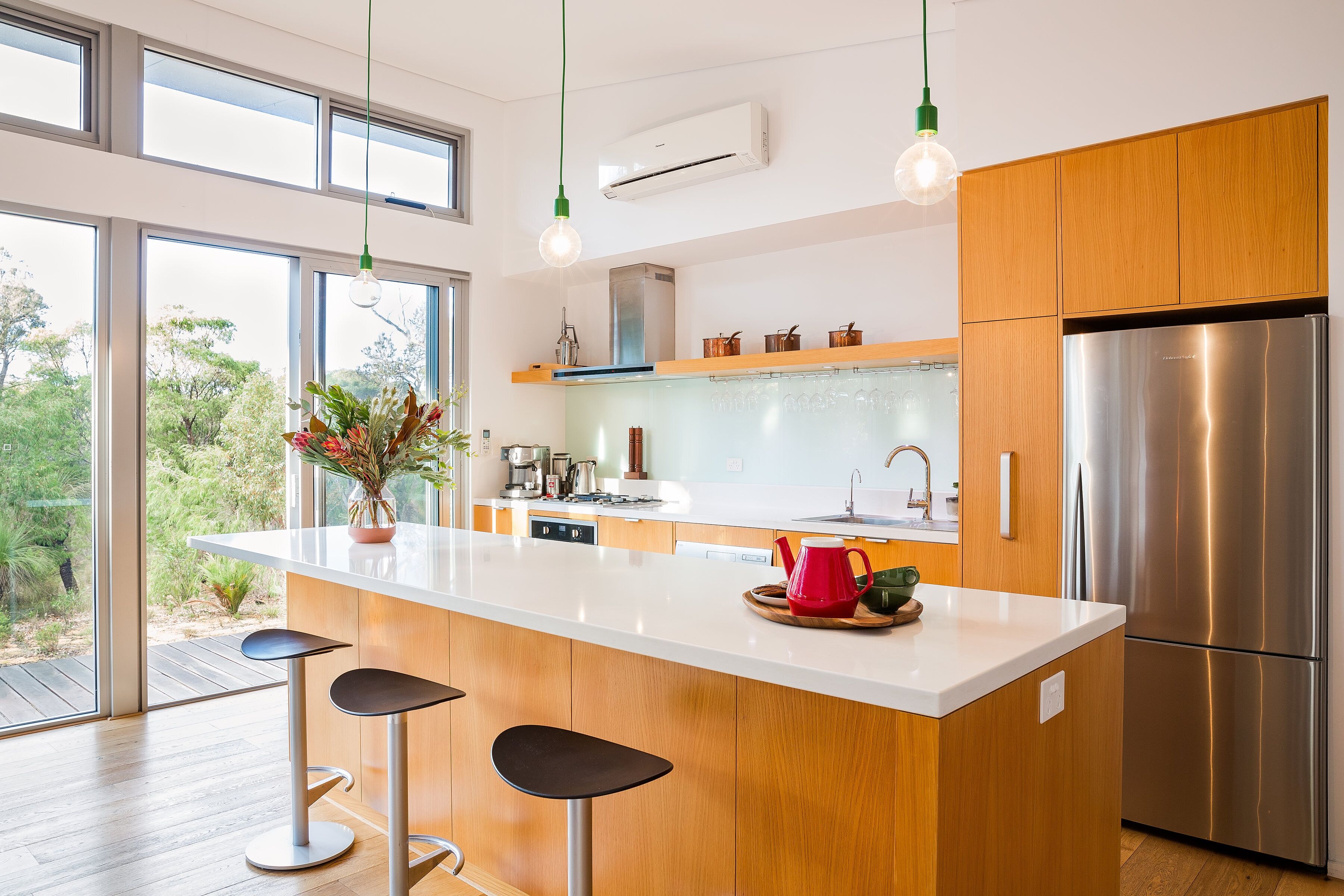 Injidup Sanctuary - luxury home close to the beach  — image 7